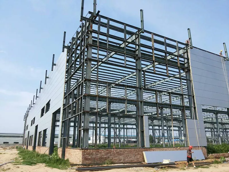 Tòa nhà kho kim loại thực tế và đẹp